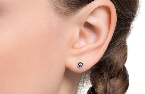 AM05-06E : A small gang earrings