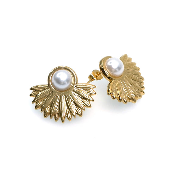 PHLE175a :   Gold scalloped fan stud earrings with pearl accent