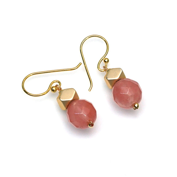 PHLE272b-PI :  Pink round bead drop earrings with gold cube accent