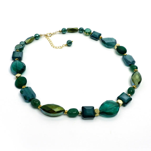PHLN127-GR :  Dark and olive mixed greens crystal and beads short necklace