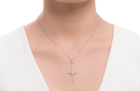 AM11-01N : Shining star necklace.